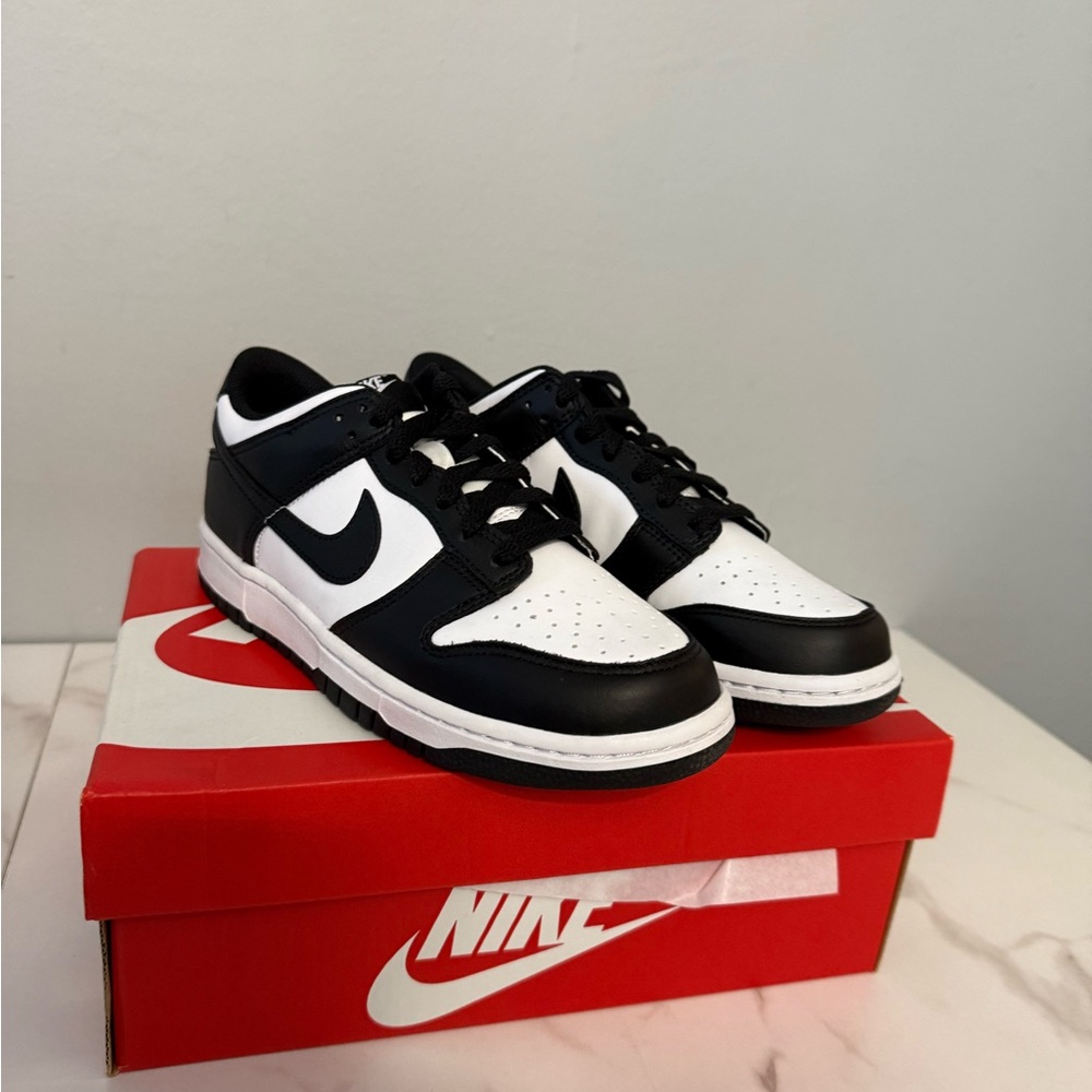 Nike dunk low pandas 7Y (8.5W)